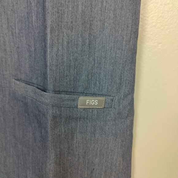 Figs Casma Scrub Top Womens XS Heather Denim Gray V-Neck Pockets Short Sleeve 66 - Picture 2 of 8